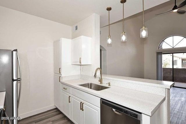 9600 N 96TH Street 202, Scottsdale, AZ 85258