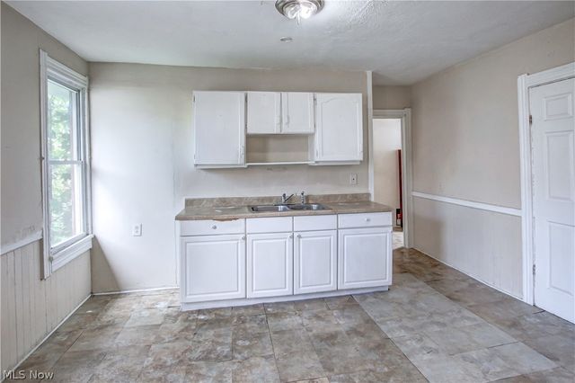 3048 Seymour Avenue, Cleveland, OH 44113