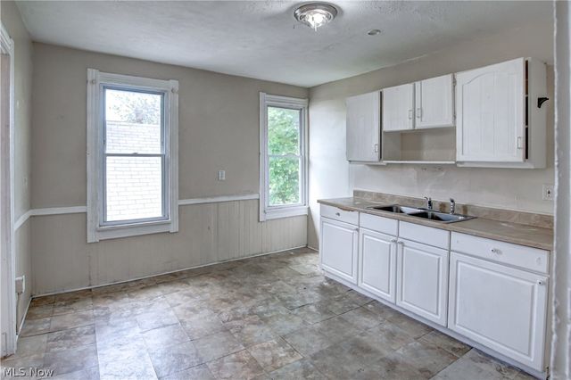 3048 Seymour Avenue, Cleveland, OH 44113
