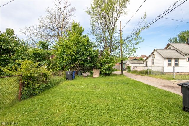 3048 Seymour Avenue, Cleveland, OH 44113