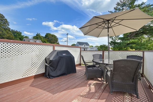 101 Fisher St, North Attleboro, MA 02760