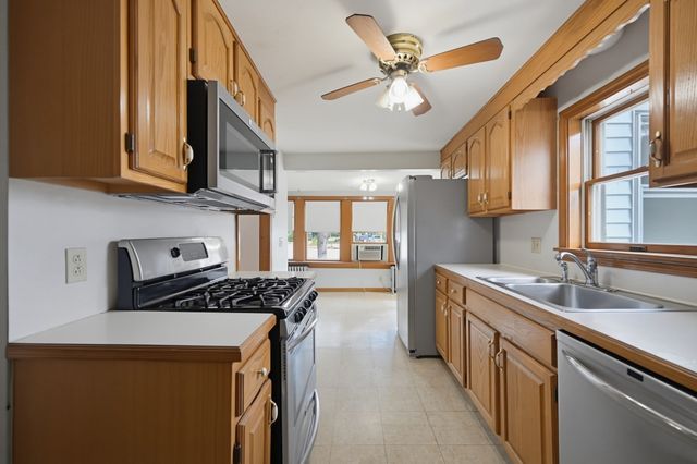 101 Fisher St, North Attleboro, MA 02760