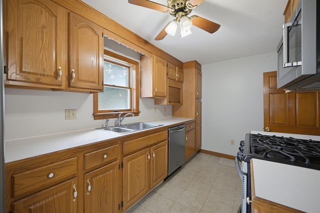 101 Fisher St, North Attleboro, MA 02760