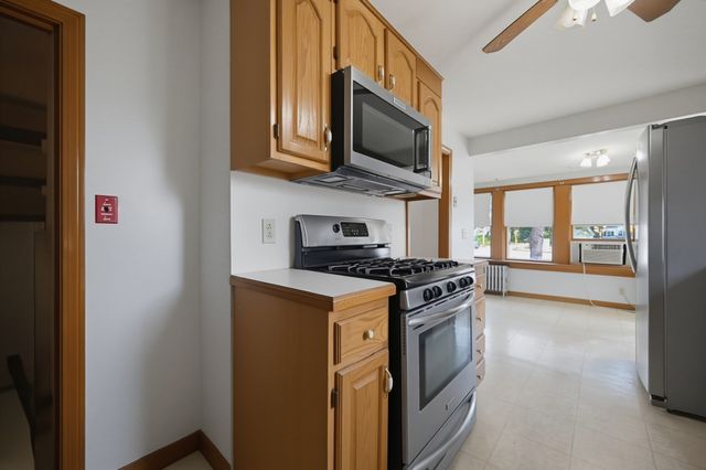 101 Fisher St, North Attleboro, MA 02760
