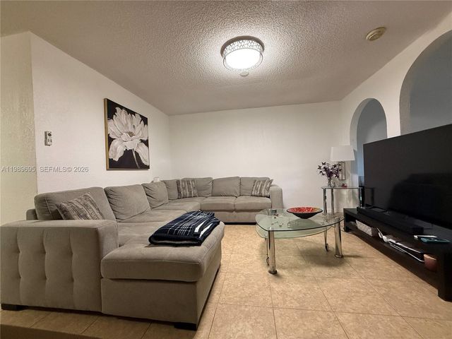 2381 SW 70th Avenue 49, Davie, FL 33317