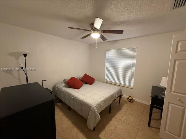2381 SW 70th Avenue 49, Davie, FL 33317