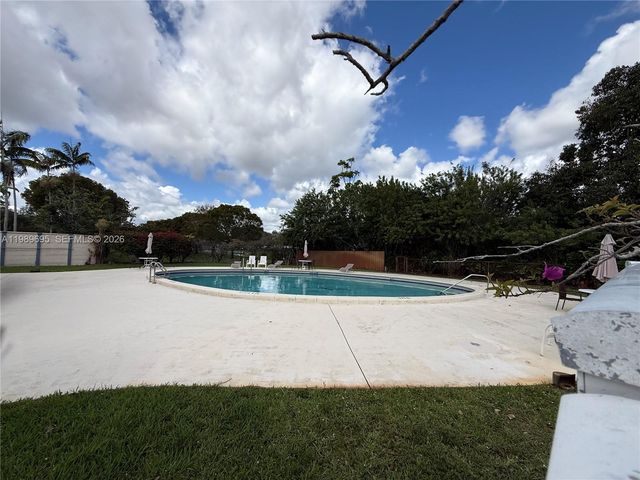 2381 SW 70th Avenue 49, Davie, FL 33317