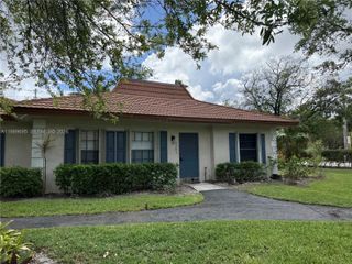 2381 SW 70th Avenue 49, Davie, FL 33317
