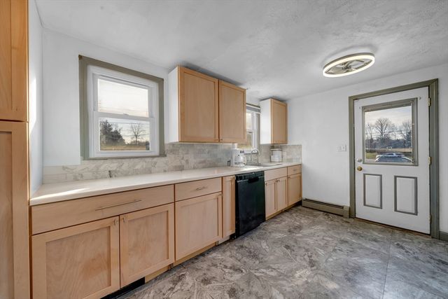 67 Boundary St, Brockton, MA 02302