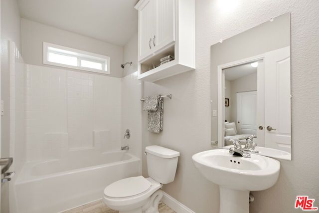 8250 Lankershim Boulevard 29, North Hollywood (los Angeles), CA 91605