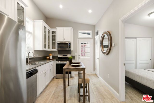 8250 Lankershim Boulevard 29, North Hollywood (los Angeles), CA 91605