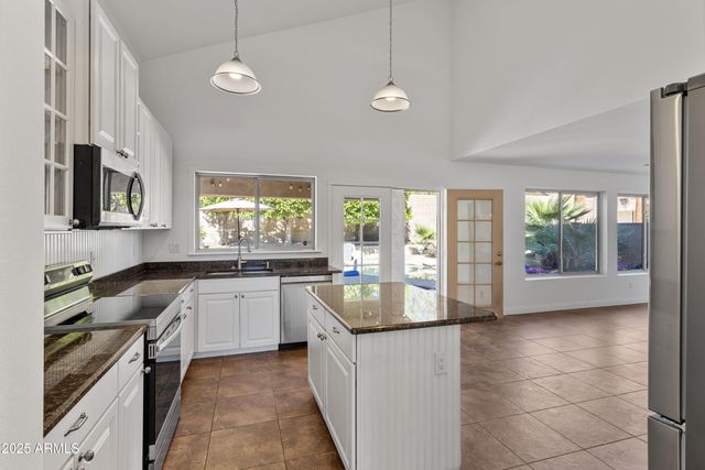 1710 W HIDDENVIEW Drive, Phoenix, AZ 85045