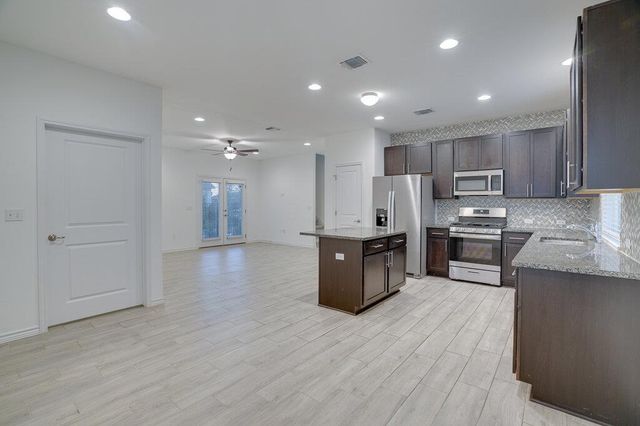9015 Looksee LN, Austin, TX 78744