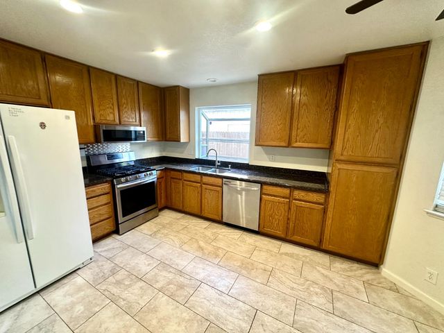 4013 Honey Rose Pl, Antelope, CA 95843