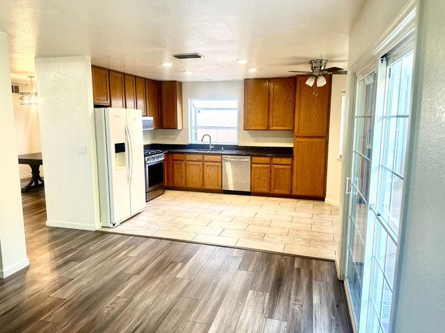 4013 Honey Rose Pl, Antelope, CA 95843
