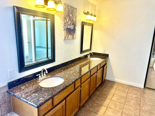 4013 Honey Rose Pl, Antelope, CA 95843