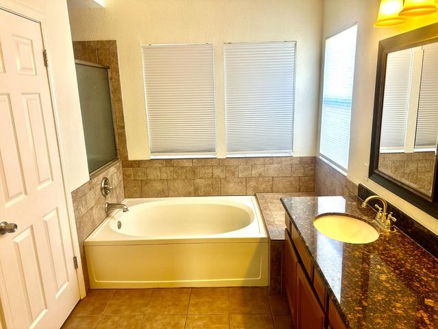 4013 Honey Rose Pl, Antelope, CA 95843