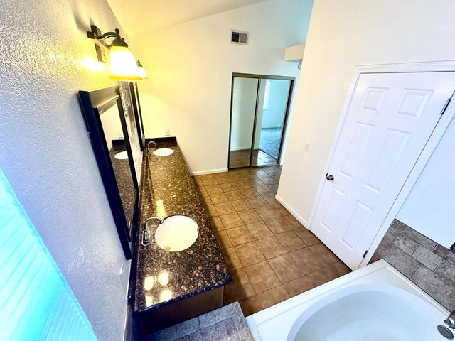 4013 Honey Rose Pl, Antelope, CA 95843