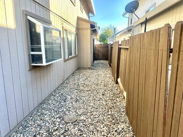 4013 Honey Rose Pl, Antelope, CA 95843