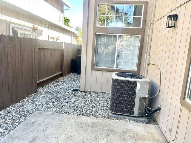 4013 Honey Rose Pl, Antelope, CA 95843