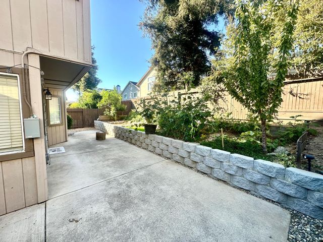 4013 Honey Rose Pl, Antelope, CA 95843
