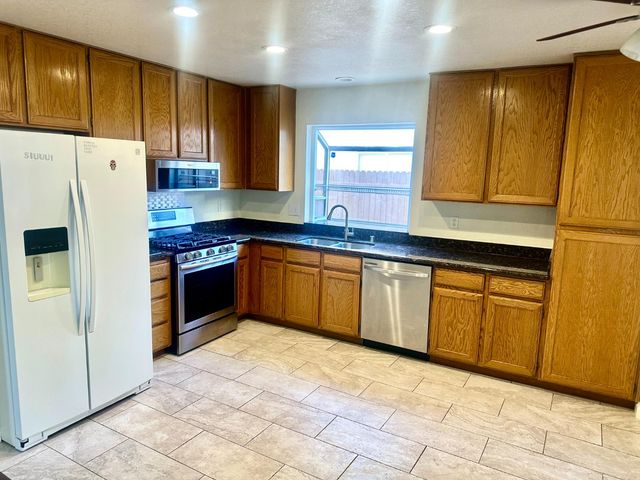 4013 Honey Rose Pl, Antelope, CA 95843