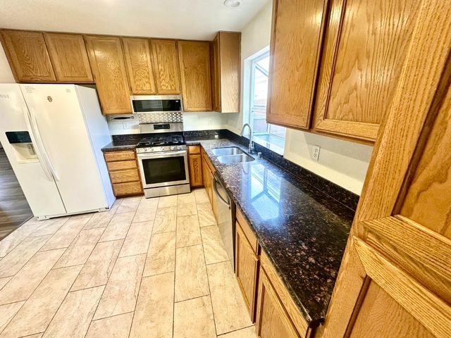 4013 Honey Rose Pl, Antelope, CA 95843