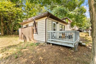 18 Hilltop Road, New Haven, CT 06515