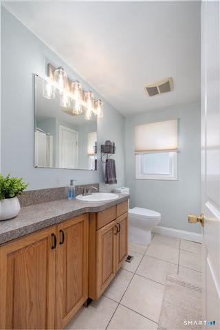 4 Rosemont Avenue, Bristol, CT 06010