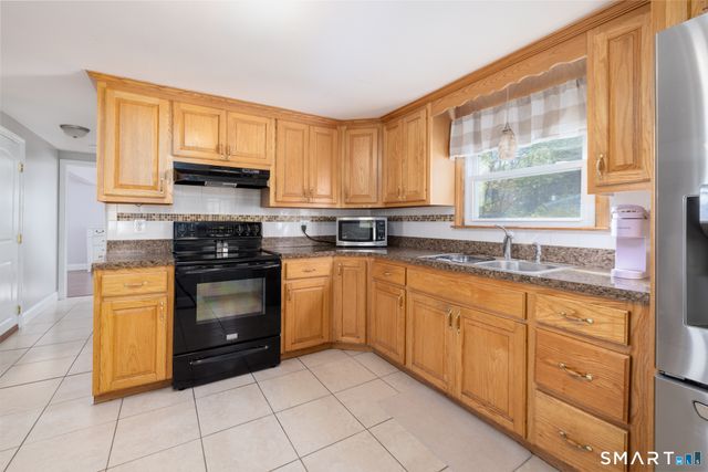 4 Rosemont Avenue, Bristol, CT 06010