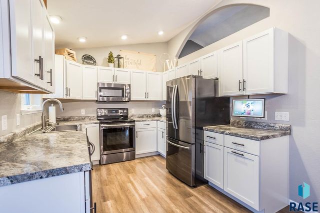 901 E Pine St Street, Brandon, SD 57005