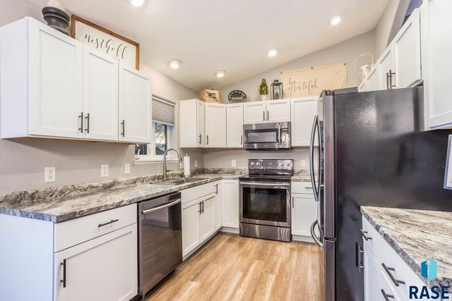 901 E Pine St Street, Brandon, SD 57005