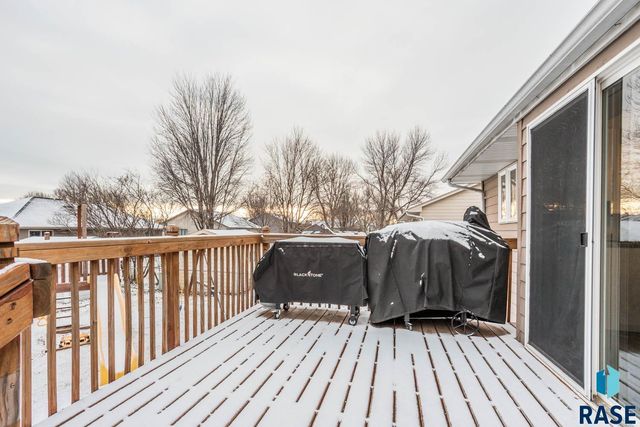 901 E Pine St Street, Brandon, SD 57005