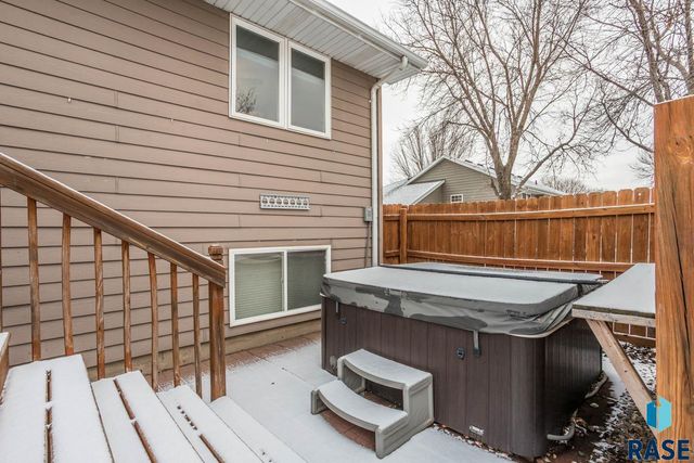 901 E Pine St Street, Brandon, SD 57005