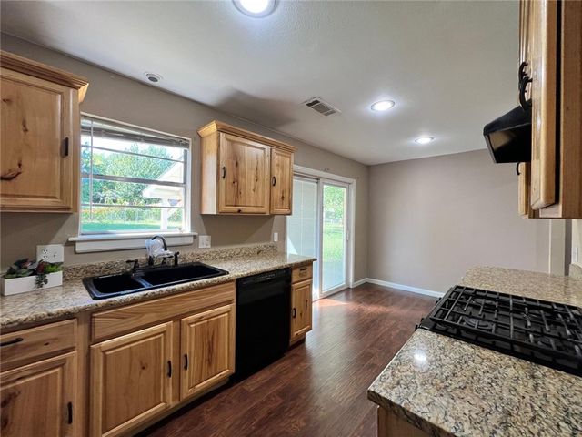 1502 White Road, Springdale, AR 72762