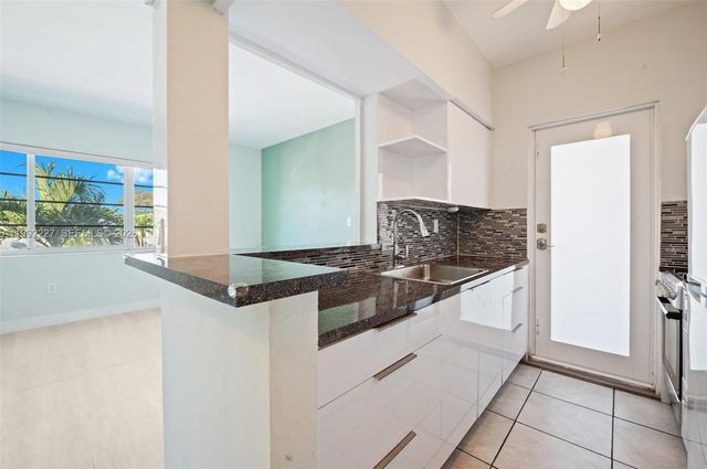 7315 Byron Ave 10, Miami Beach, FL 33141