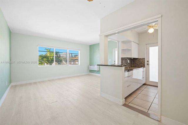 7315 Byron Ave 10, Miami Beach, FL 33141