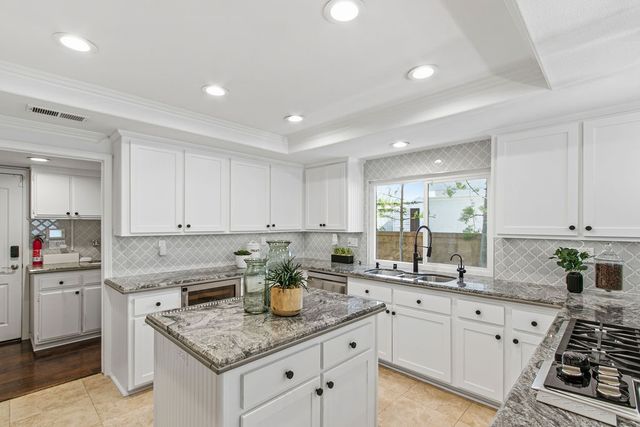 6 Mahogany Run, Laguna Hills, CA 92679