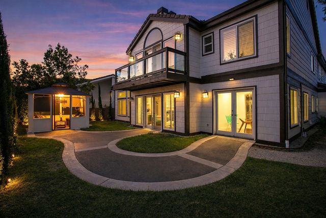 6 Mahogany Run, Laguna Hills, CA 92679