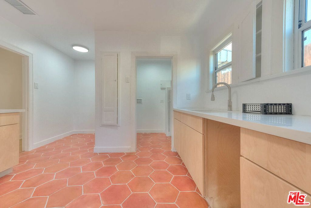 Image 16 of property listing at 1361 Keniston Avenue, Los Angeles, CA 90019