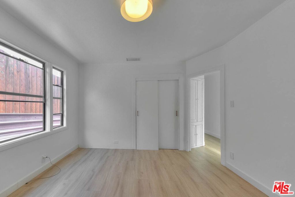 Image 23 of property listing at 1361 Keniston Avenue, Los Angeles, CA 90019
