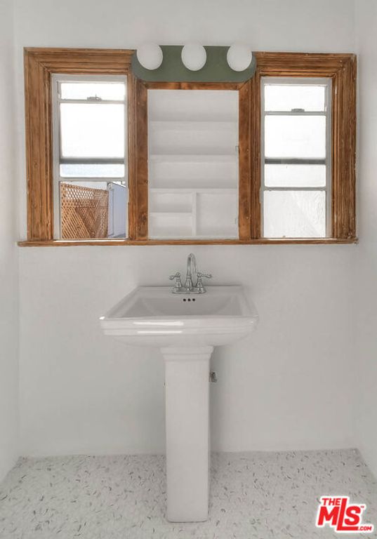 Image 31 of property listing at 1361 Keniston Avenue, Los Angeles, CA 90019