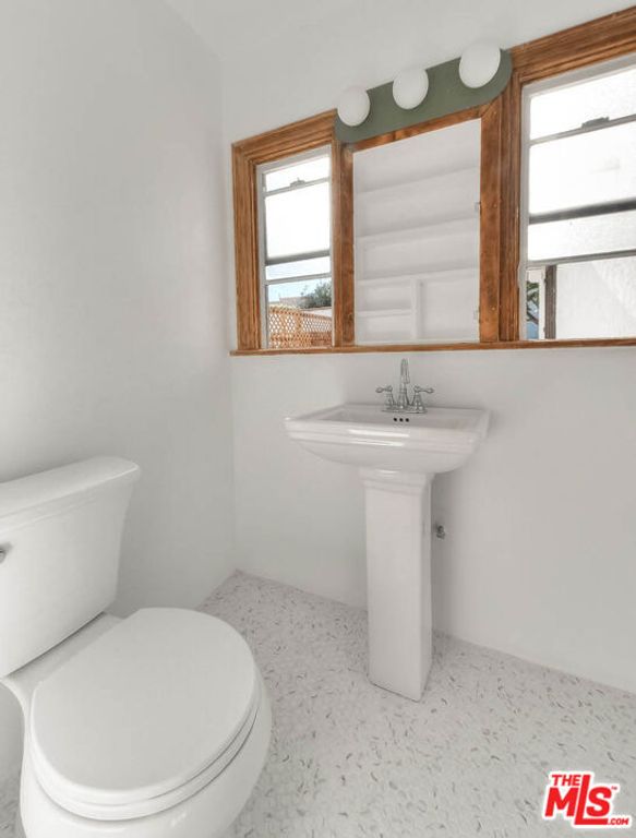 Image 32 of property listing at 1361 Keniston Avenue, Los Angeles, CA 90019