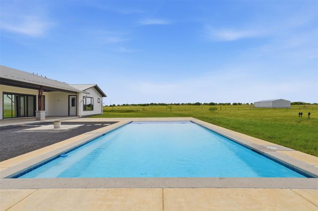 374 County Road 236, Florence, TX 76527