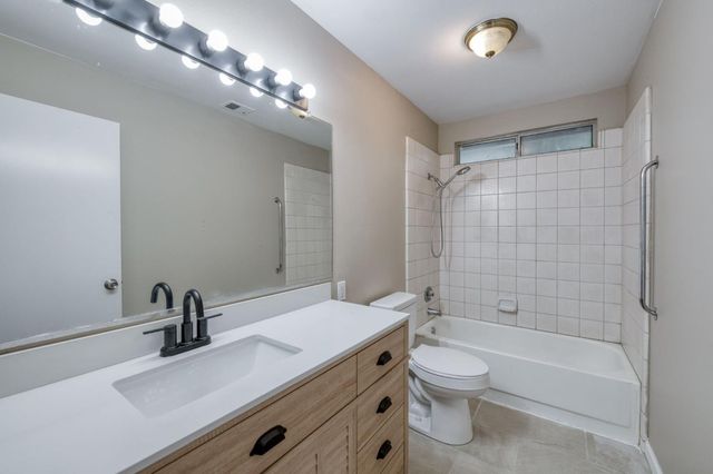 3864 N Forestiere Avenue, Fresno, CA 93722