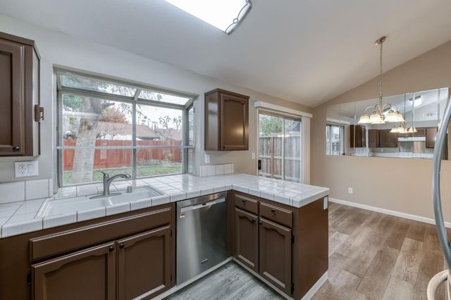 3864 N Forestiere Avenue, Fresno, CA 93722