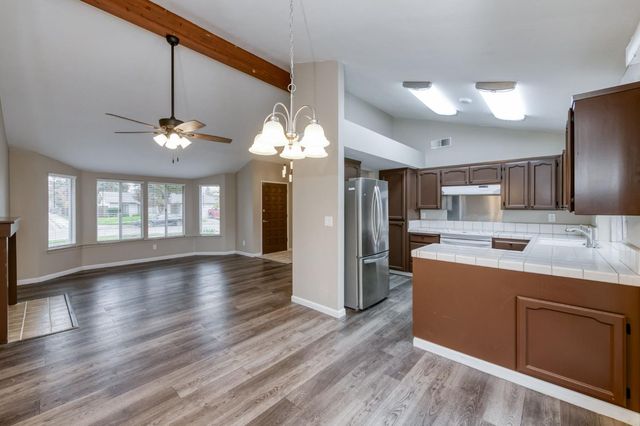 3864 N Forestiere Avenue, Fresno, CA 93722