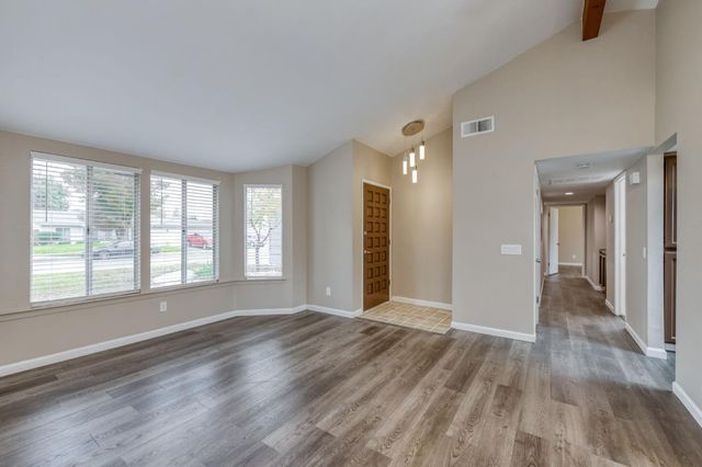 3864 N Forestiere Avenue, Fresno, CA 93722