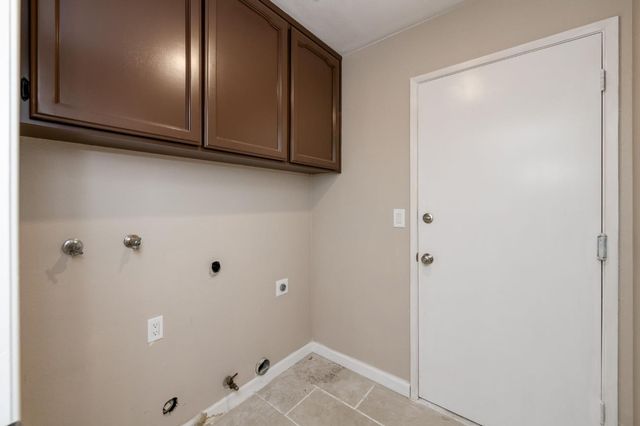 3864 N Forestiere Avenue, Fresno, CA 93722