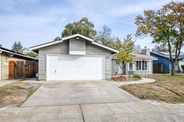 3864 N Forestiere Avenue, Fresno, CA 93722